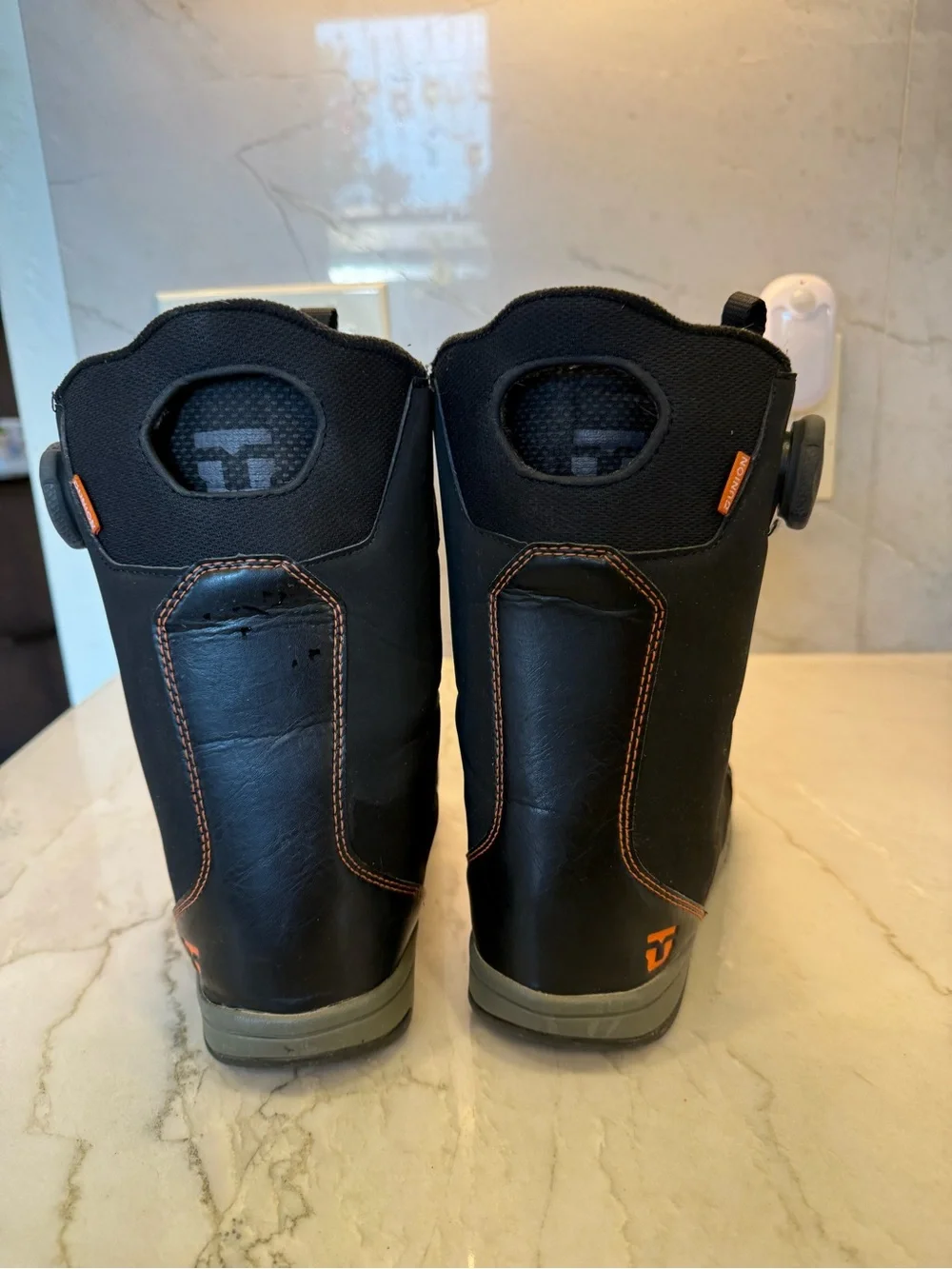 Burton snowboard boots deluxe. Kids size 3.